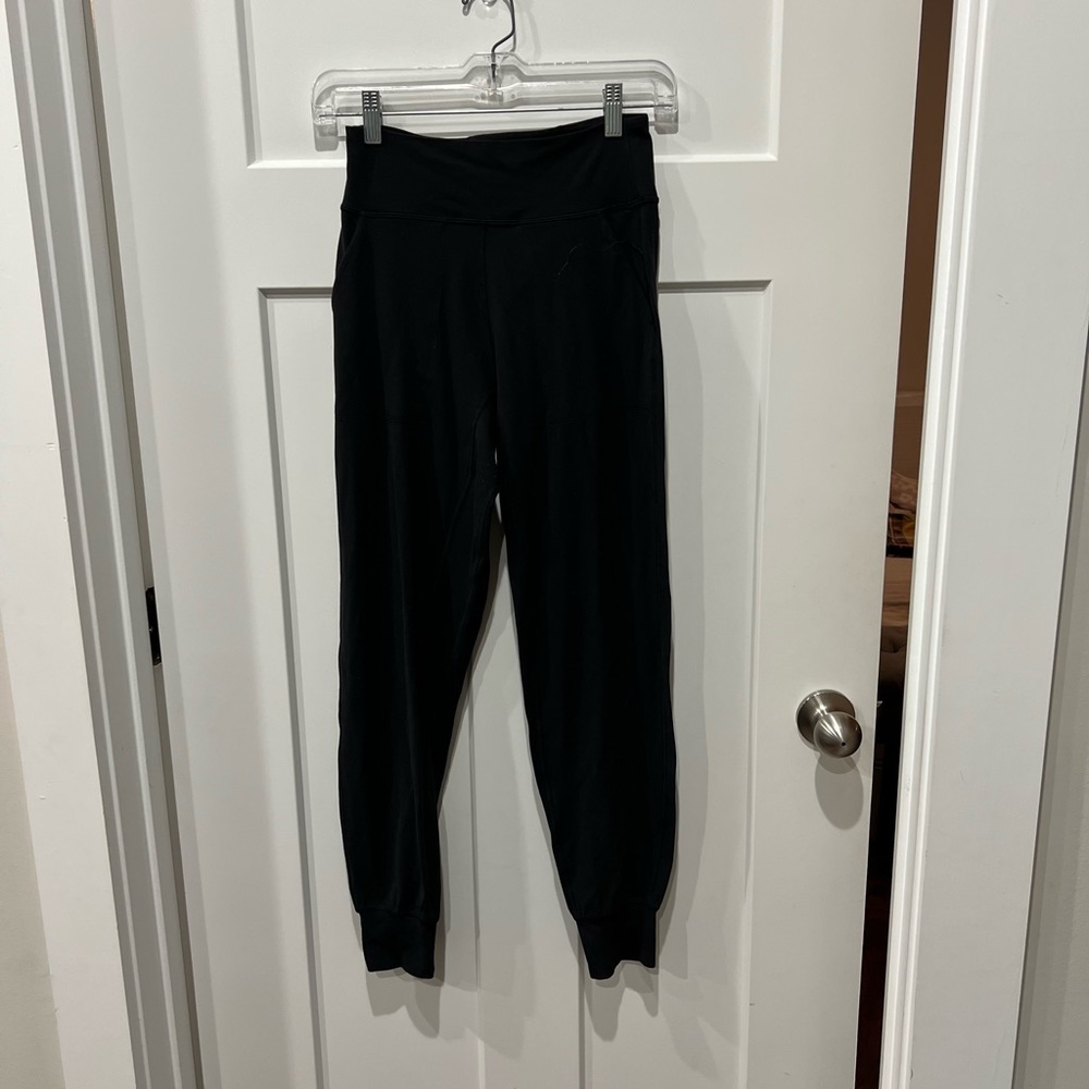 COPY - LuluLemon Womens black align high rise joggers size 4